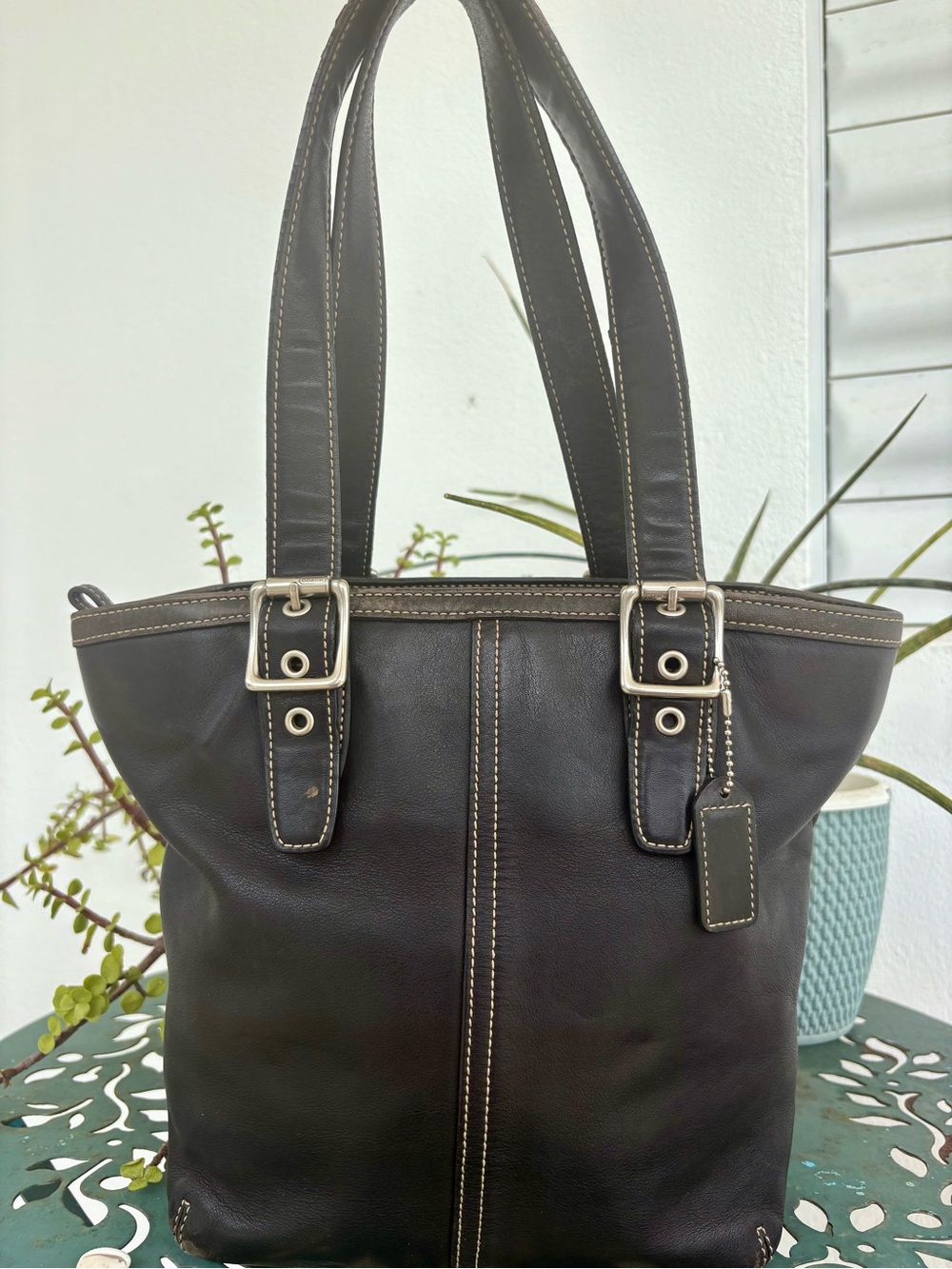 Vintage Coach Black Hamptons Leather Shoulder Bag with Contrast Stitching 9572